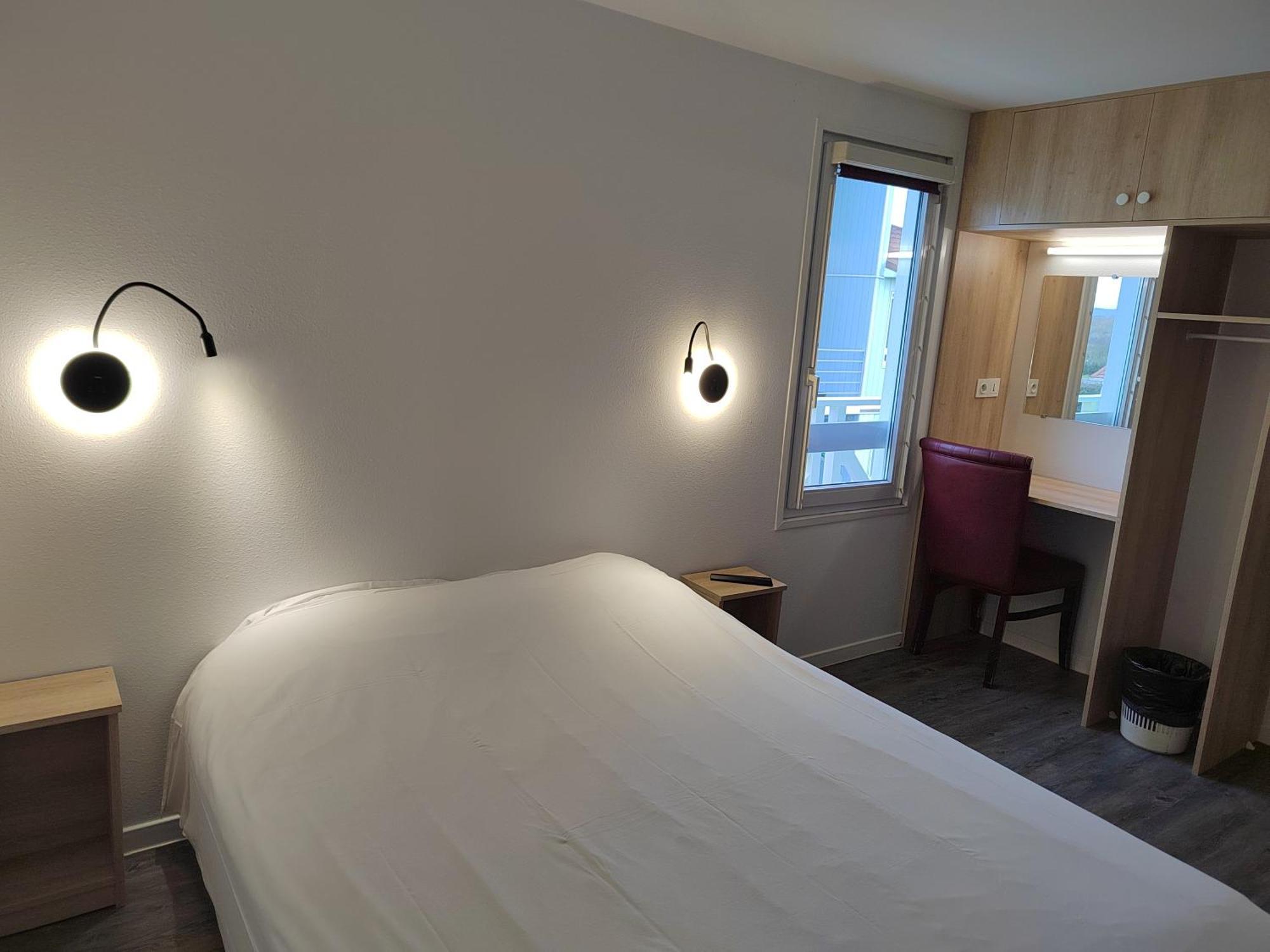 Fasthotel Paris Ouest Bouafle エクステリア 写真